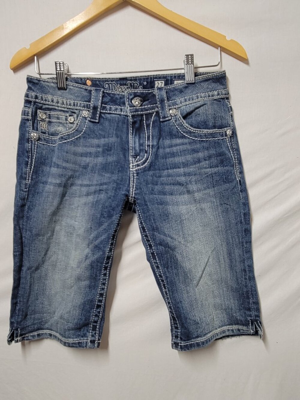 WOMENS MISS ME CROSS rhinestone details MID-RISE BERMUDA CAPRI SIZE 27